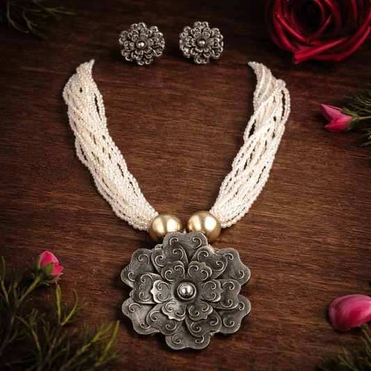 Himjyoti Pushp Necklace Set