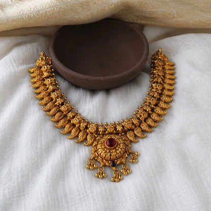 Almora Rangjhilmil Haar