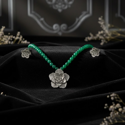 Van Pushpa Necklace Set