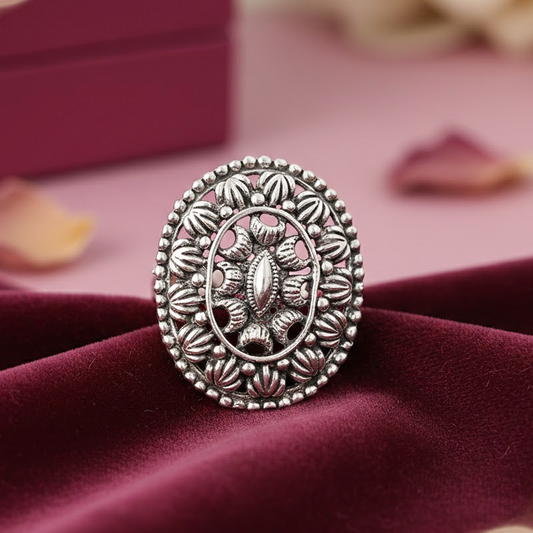 Daali-Band Silver Ring