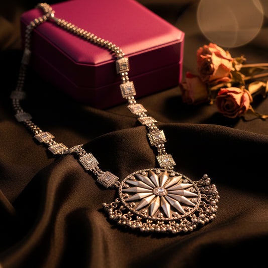 Bhyoli Silver Necklace