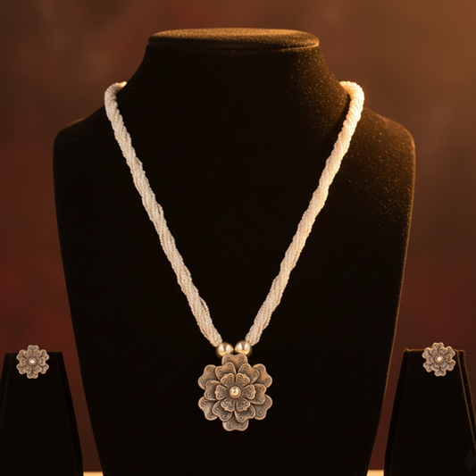 The Valley-of-Grace Necklace Set