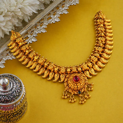 Almora Rangjhilmil Haar