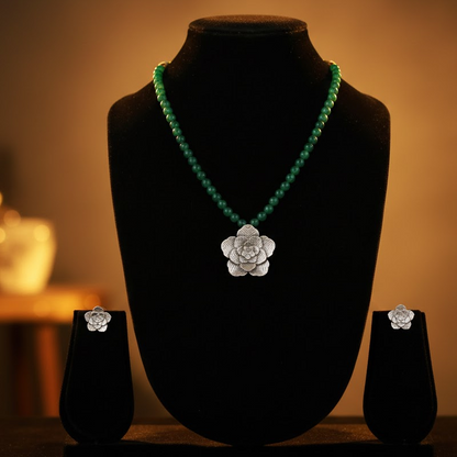 Van Pushpa Necklace Set