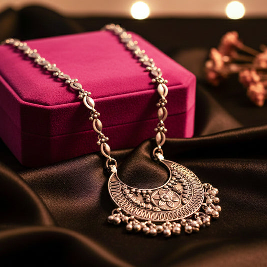 Himraani Silver Necklace