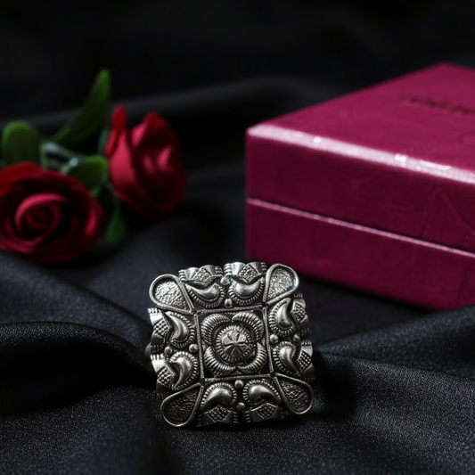 Chaal-Ghumav Silver Ring