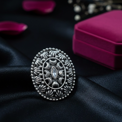 Daali-Band Silver Ring