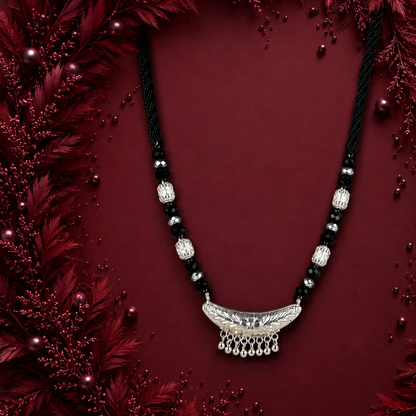 Munsiyari Chandrika White Silver Mangalsutra