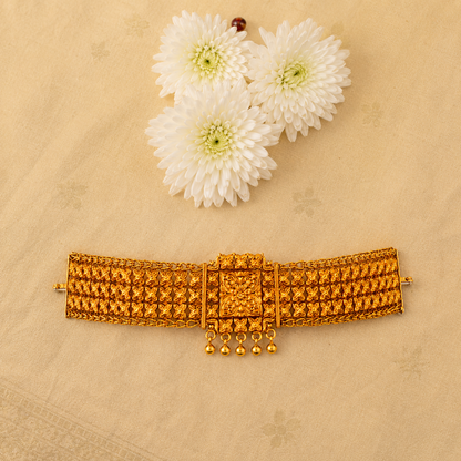 Nanda Surabhi Kanak Choker