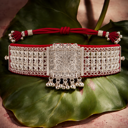Trishul Vanya Guliband