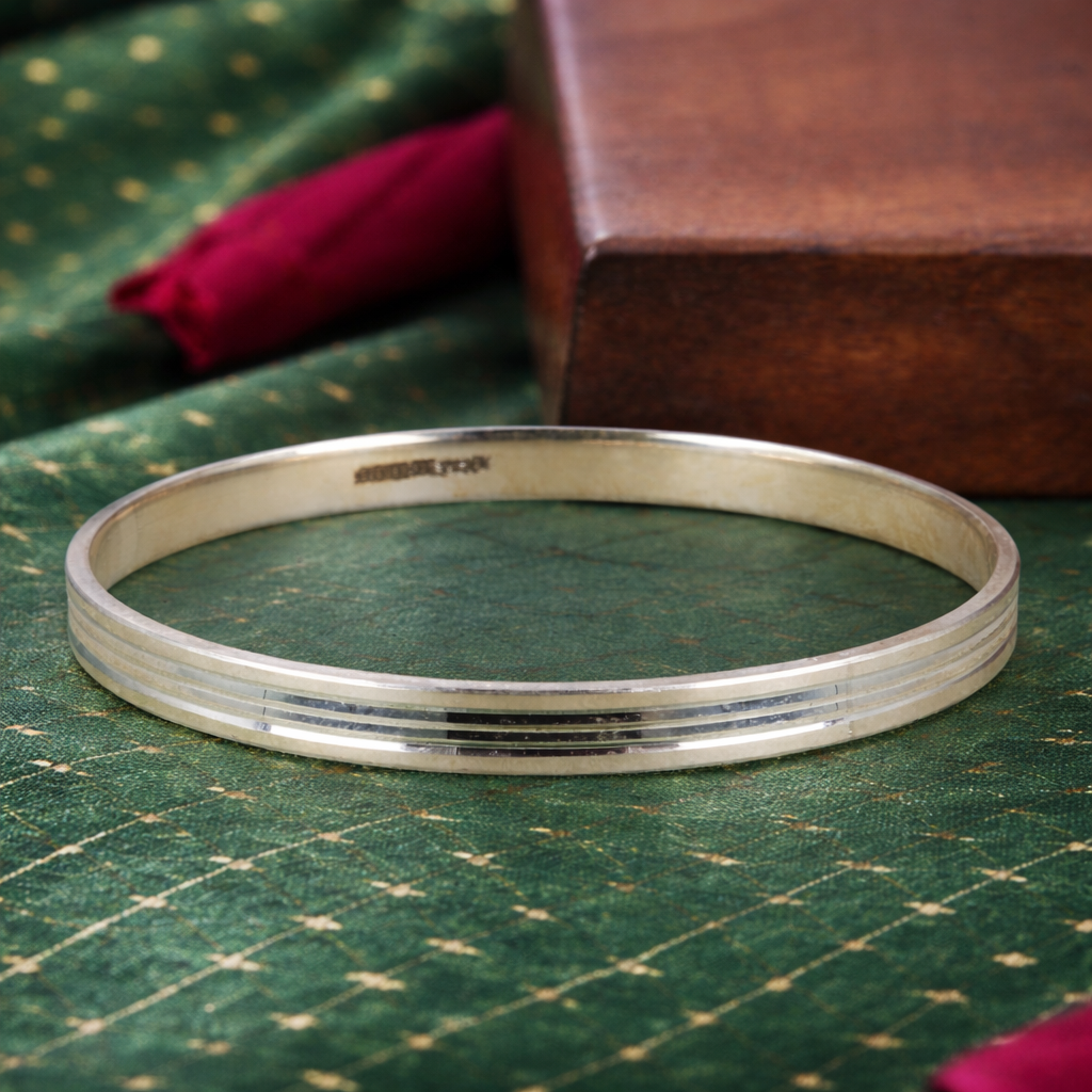 Alaknanda Rekh Silver Kada