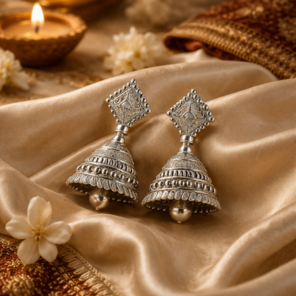 Kumaoni Rajat Jhumki Vilas