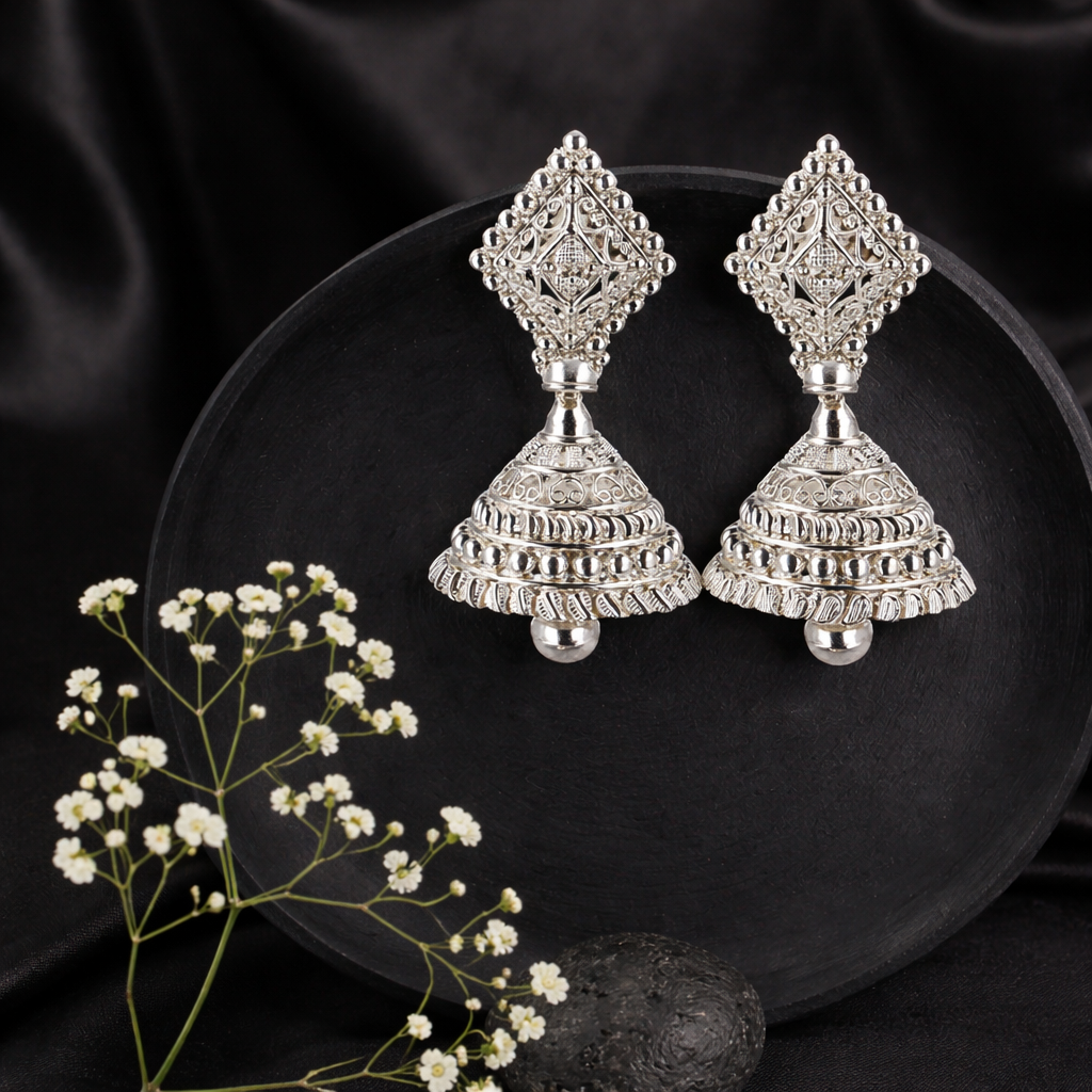 Kumaoni Rajat Jhumki Vilas